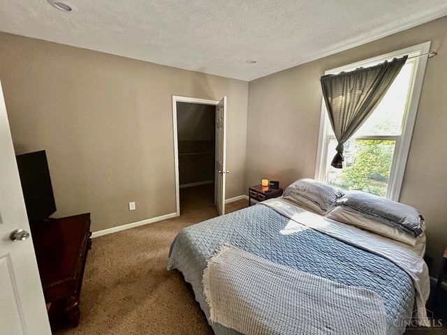 6001 Bramble Avenue, Cincinnati, OH 45227