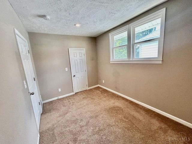 6001 Bramble Avenue, Cincinnati, OH 45227