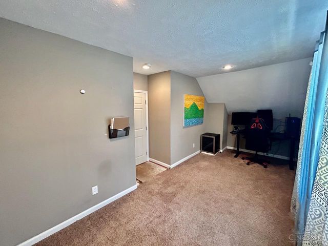 6001 Bramble Avenue, Cincinnati, OH 45227