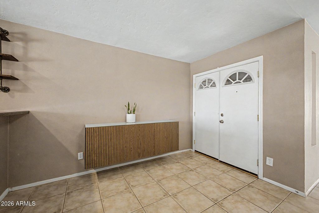 3047 S ROGERS --, Mesa, AZ 85202 — photo 5