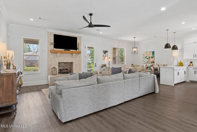 301 Leland Drive, Brandon, MS 39042