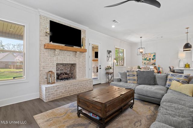 301 Leland Drive, Brandon, MS 39042