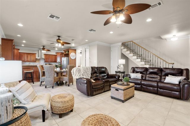 110 Ocean View Drive, Crystal Beach, TX 77650