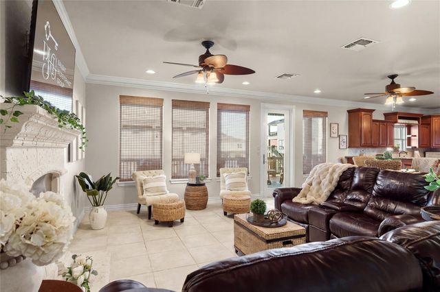 110 Ocean View Drive, Crystal Beach, TX 77650