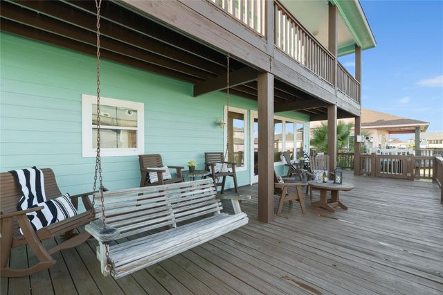 110 Ocean View Drive, Crystal Beach, TX 77650