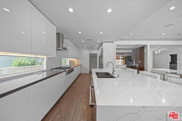 1455 S Castello Avenue, Los Angeles, CA 90035