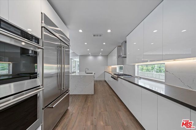 1455 S Castello Avenue, Los Angeles, CA 90035