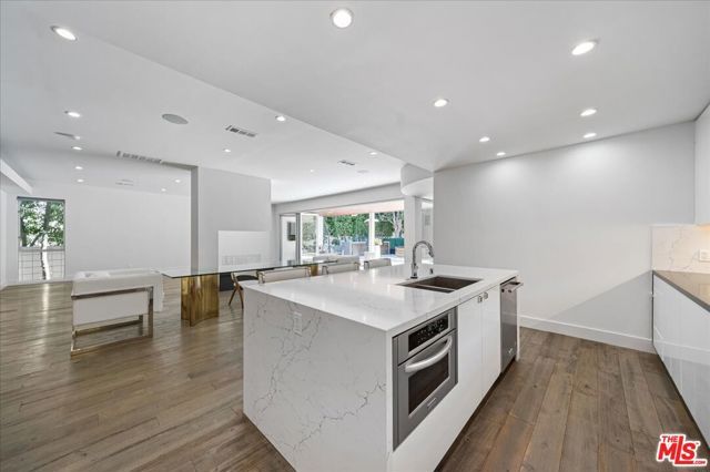 1455 S Castello Avenue, Los Angeles, CA 90035