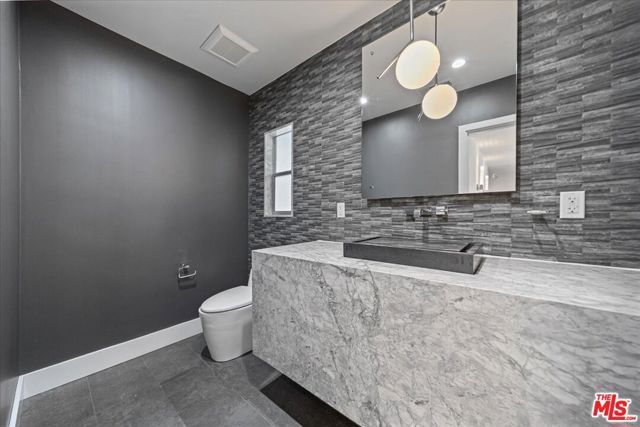 1455 S Castello Avenue, Los Angeles, CA 90035