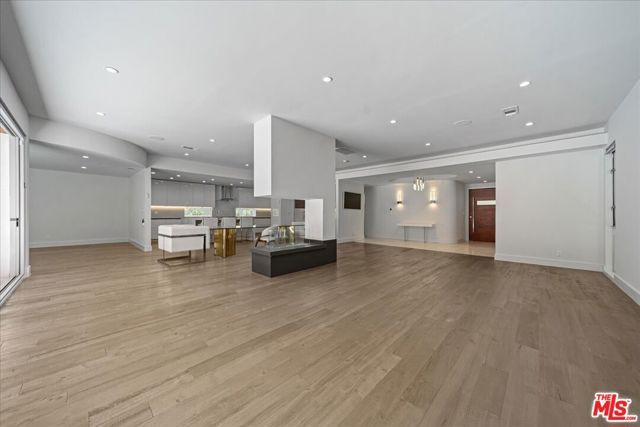 1455 S Castello Avenue, Los Angeles, CA 90035