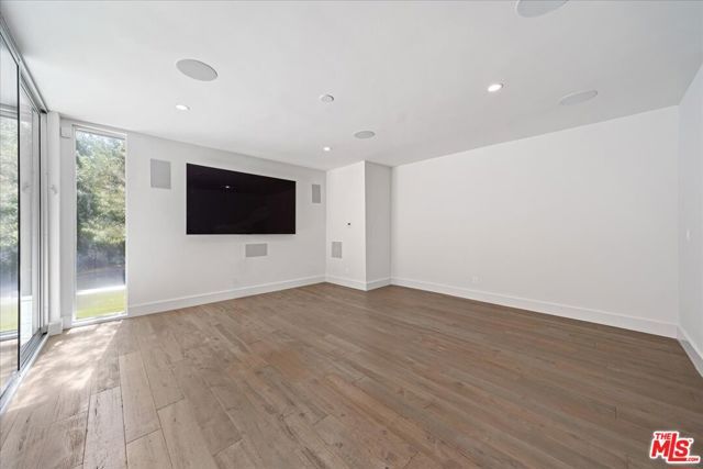 1455 S Castello Avenue, Los Angeles, CA 90035