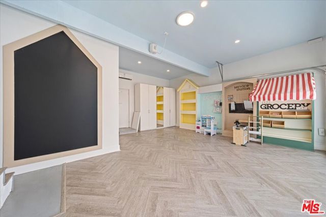 1455 S Castello Avenue, Los Angeles, CA 90035