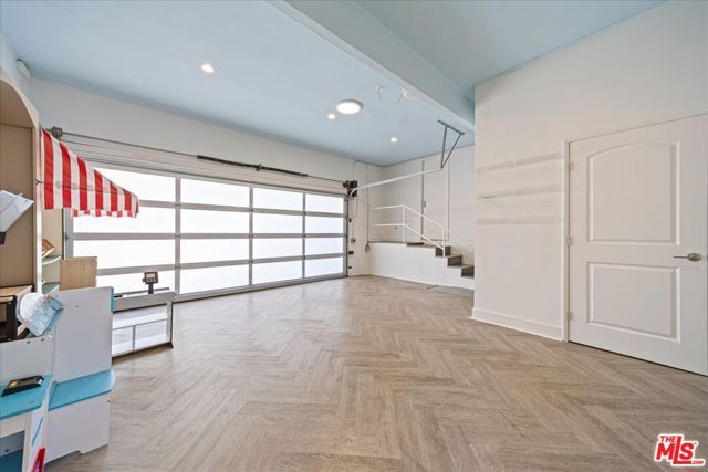 1455 S Castello Avenue, Los Angeles, CA 90035