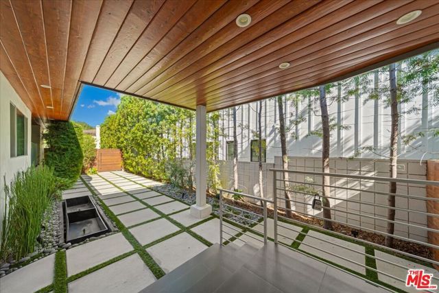 1455 S Castello Avenue, Los Angeles, CA 90035