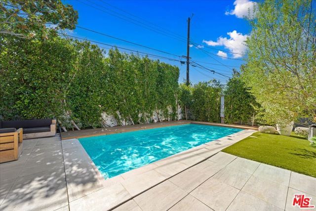 1455 S Castello Avenue, Los Angeles, CA 90035