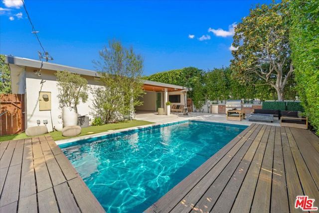 1455 S Castello Avenue, Los Angeles, CA 90035