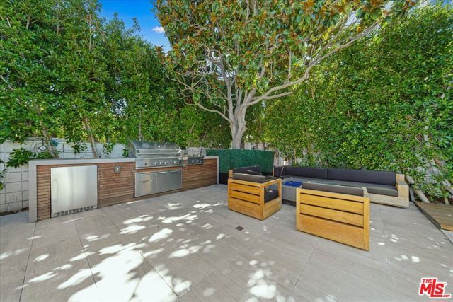 1455 S Castello Avenue, Los Angeles, CA 90035