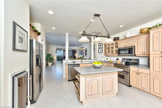 9111 Southmont CV 406, Fort Myers, FL 33908