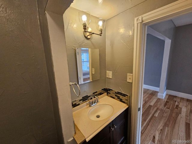 1807 E 37th Avenue, Denver, CO 80205