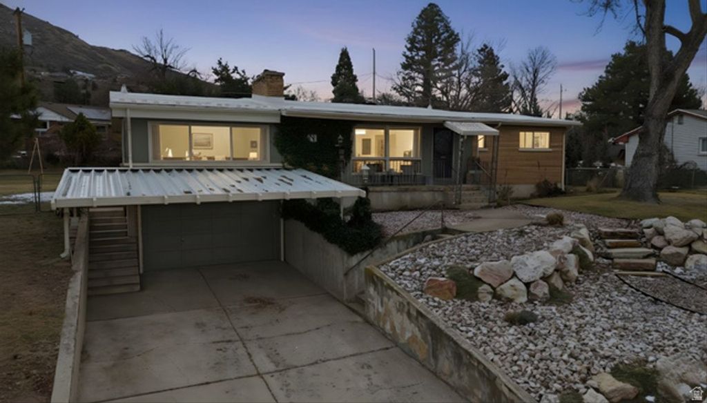 Image 2 of property listing at 4102 EDGEHILL DR, Ogden, UT 84403