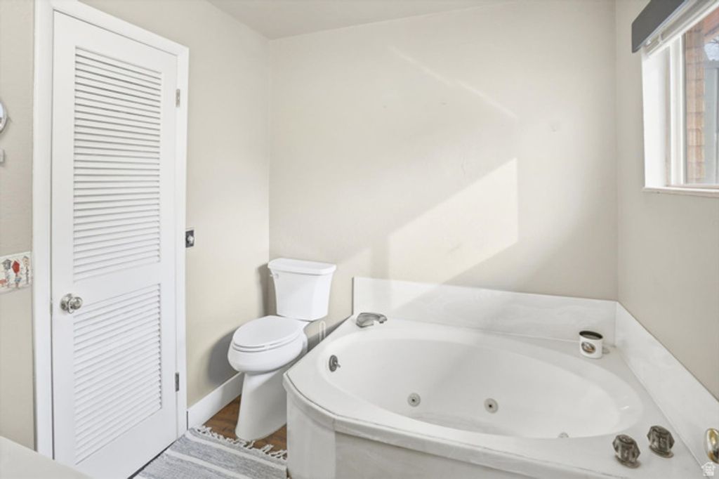 Image 17 of property listing at 4102 EDGEHILL DR, Ogden, UT 84403