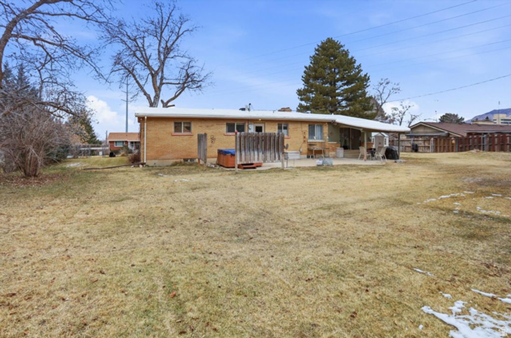 Image 26 of property listing at 4102 EDGEHILL DR, Ogden, UT 84403