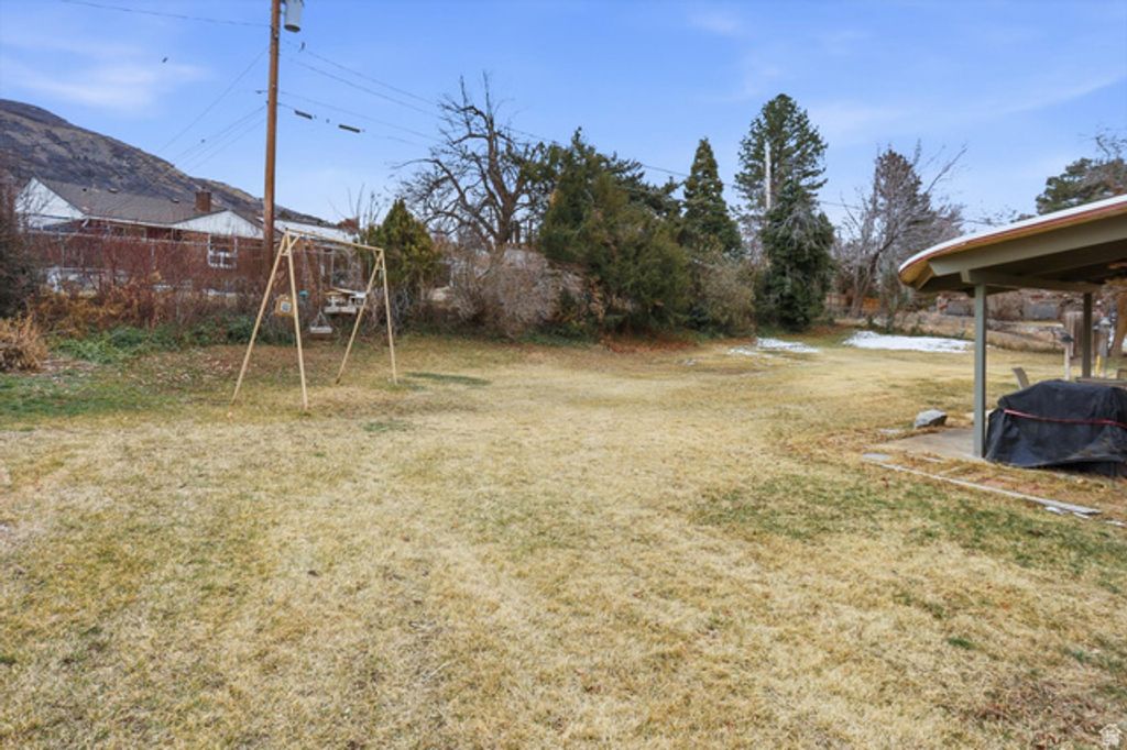 Image 27 of property listing at 4102 EDGEHILL DR, Ogden, UT 84403