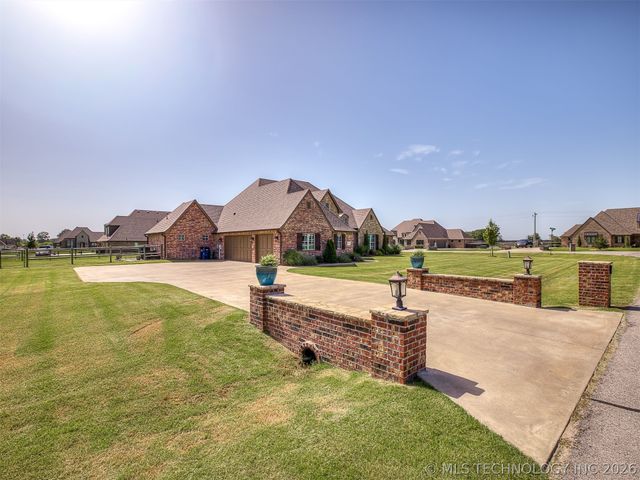 9520 N 64th East Avenue, Sperry, OK 74073