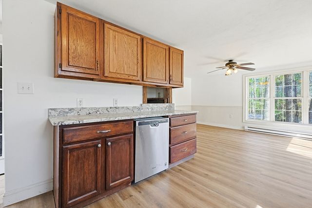 124 Old County Road, Holland, MA 01521