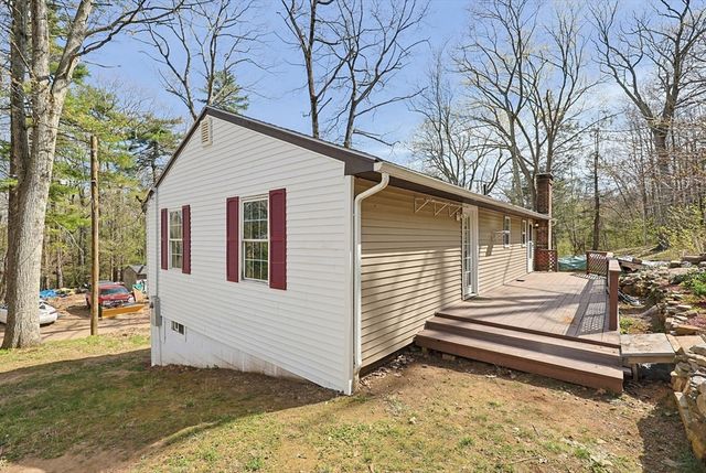 124 Old County Road, Holland, MA 01521
