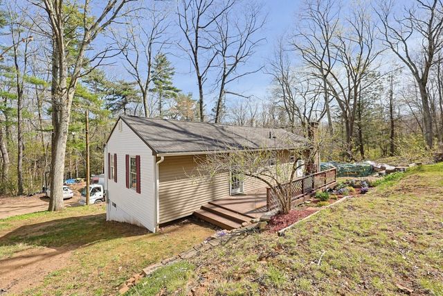 124 Old County Road, Holland, MA 01521