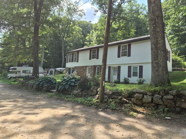 124 Old County Road, Holland, MA 01521