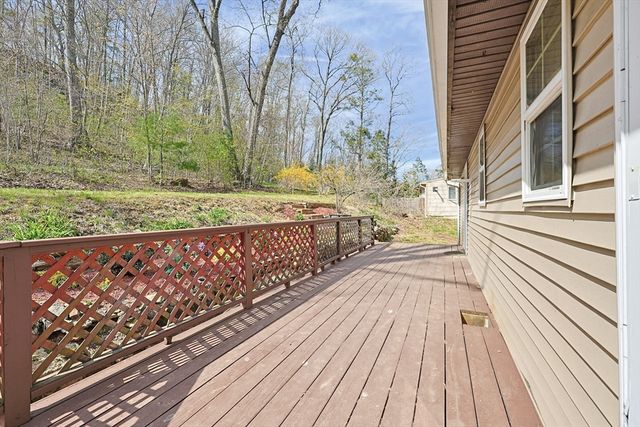 124 Old County Road, Holland, MA 01521