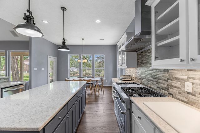 8998 Stone Oak Drive, Montgomery, TX 77316