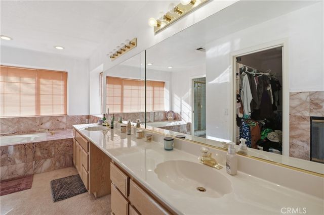 14260 Meadow Grove, Victorville, CA 92395