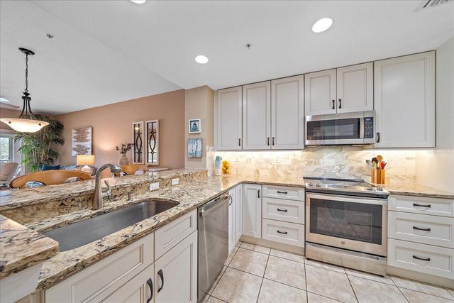 6334 GRAND OAK CIRCLE 203, Bradenton, FL 34203