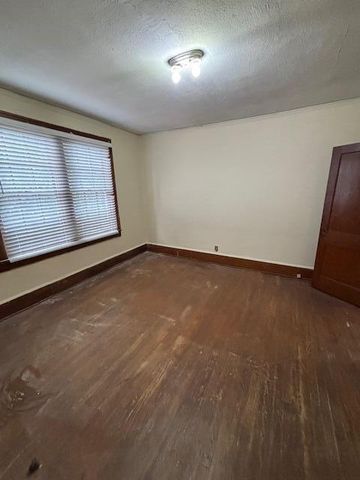 25 W Charlotte Avenue, Sumter, SC 29150