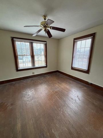 25 W Charlotte Avenue, Sumter, SC 29150