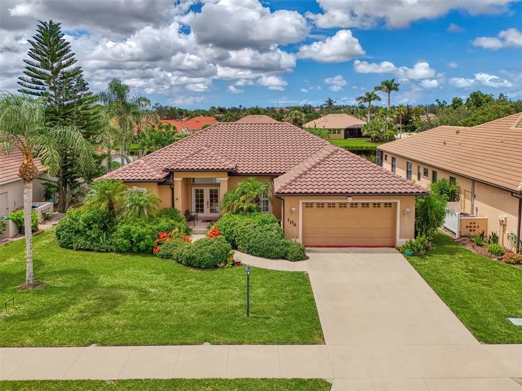 Image 1 of property listing at 104 LA PALMA COURT, Venice, FL 34292