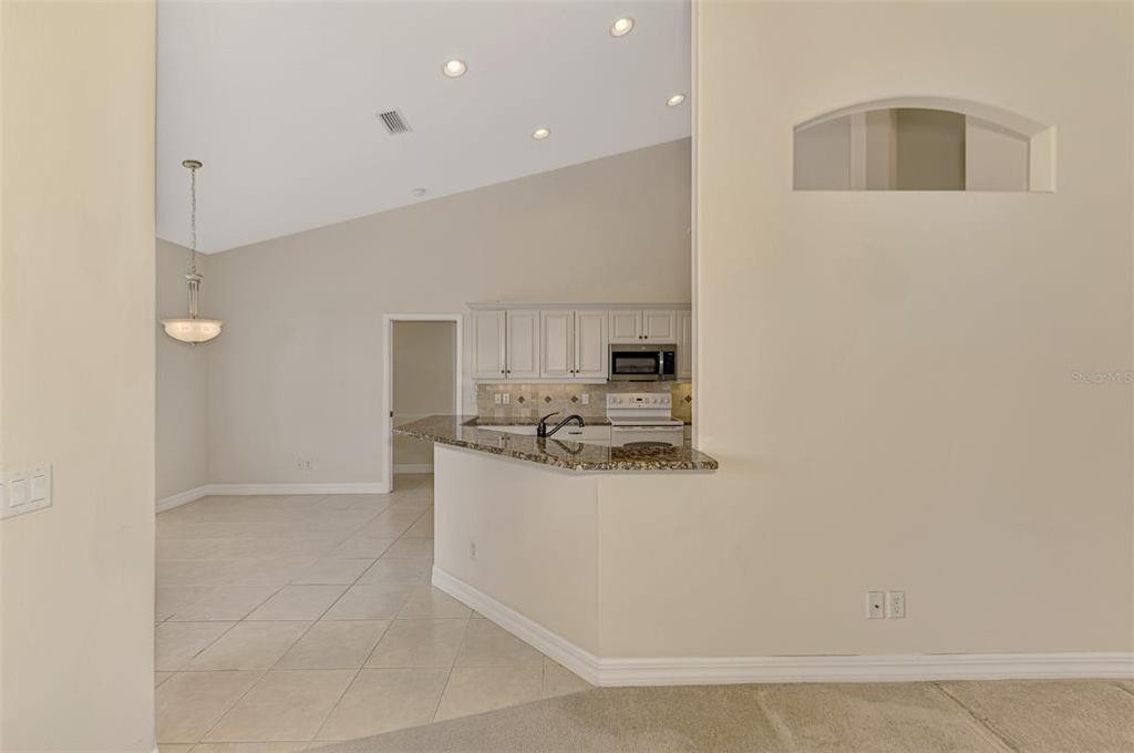 Image 13 of property listing at 104 LA PALMA COURT, Venice, FL 34292