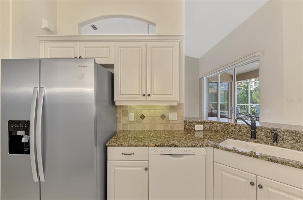 Image 17 of property listing at 104 LA PALMA COURT, Venice, FL 34292