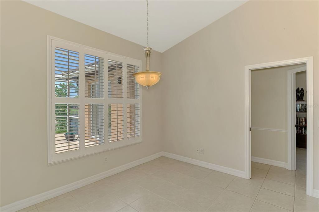 Image 22 of property listing at 104 LA PALMA COURT, Venice, FL 34292