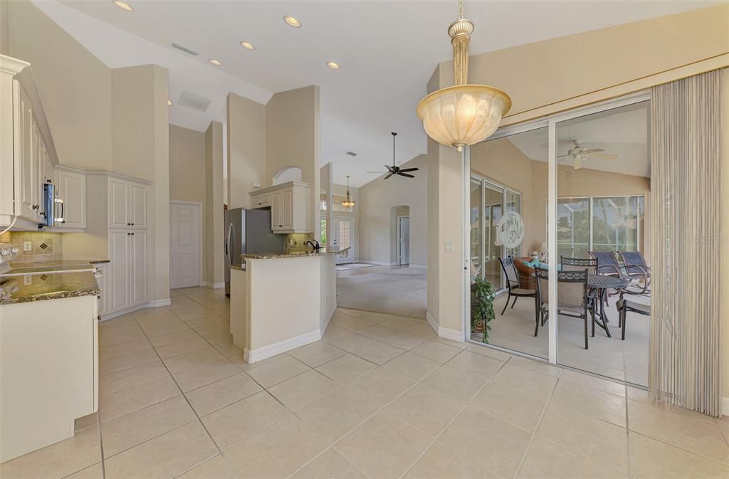 Image 24 of property listing at 104 LA PALMA COURT, Venice, FL 34292