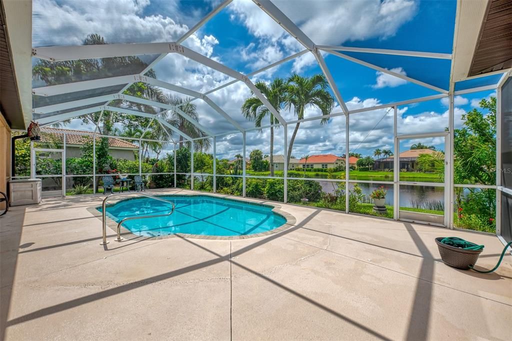Image 43 of property listing at 104 LA PALMA COURT, Venice, FL 34292