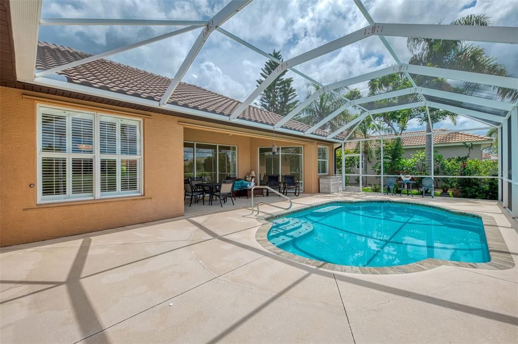 Image 44 of property listing at 104 LA PALMA COURT, Venice, FL 34292