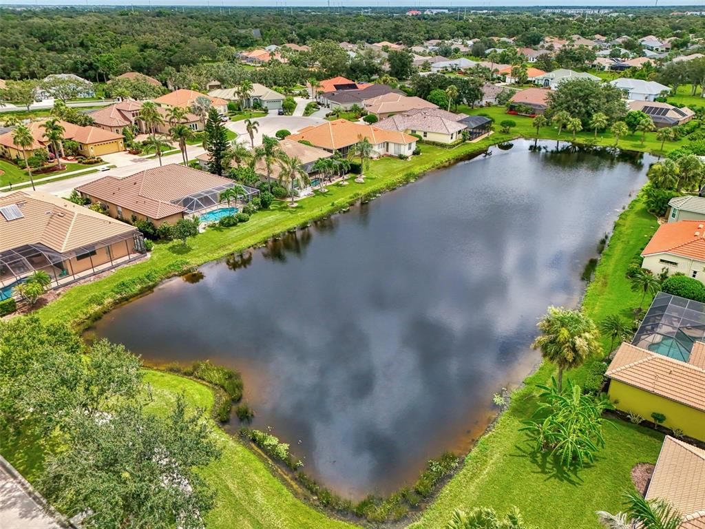 Image 50 of property listing at 104 LA PALMA COURT, Venice, FL 34292
