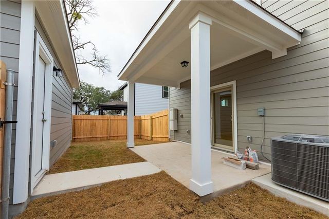 2020 Pecan Island DR, Leander, TX 78641