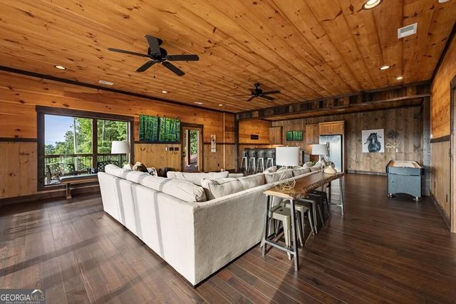 330 Serenity Ridge Lane, Mineral Bluff, GA 30559