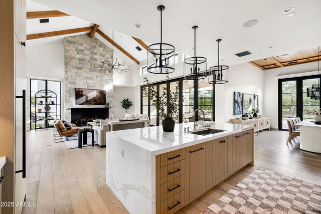 5715 E MONTEROSA Street, Phoenix, AZ 85018