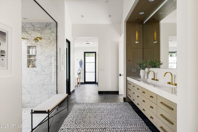 5715 E MONTEROSA Street, Phoenix, AZ 85018